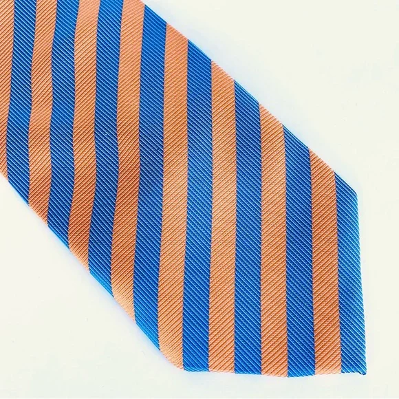 Paul Smith London Tie, Cufflinks, and Pocket Square Gift Set - Picture 7 of 16